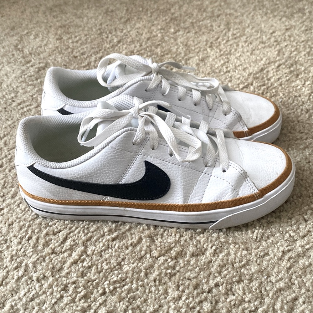 Women’s Nike Court Legacy Sneaker